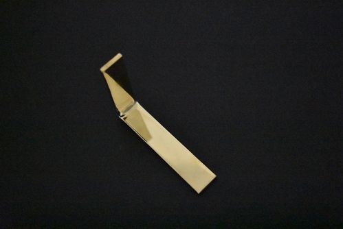 长笛,单簧管,乐器配件及维修工具等产品生产加工的公司,拥有科学的